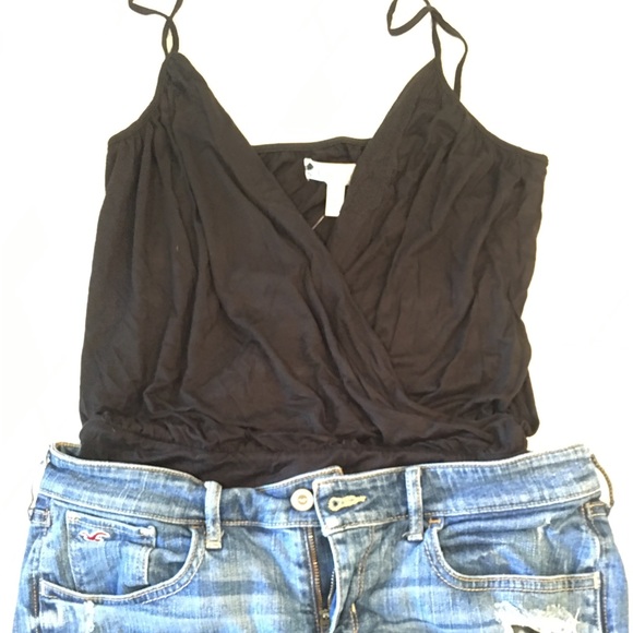 Women’s low v neck bodysuit - Picture 4 of 5